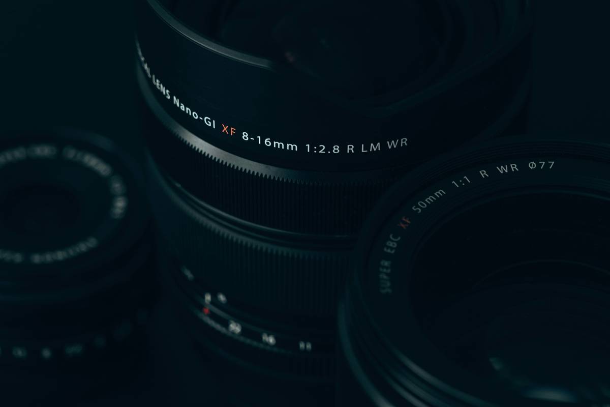 Illustration of a phone screen with focus filter settings.