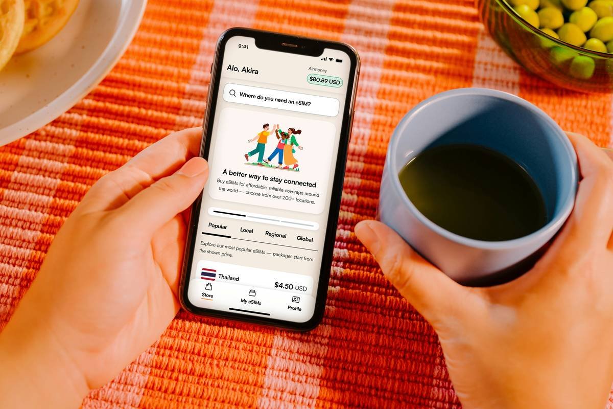 Bar chart showing 68% of adults use mental wellness apps weekly, with top reasons being sleep support, anxiety reduction, and emotional regulation