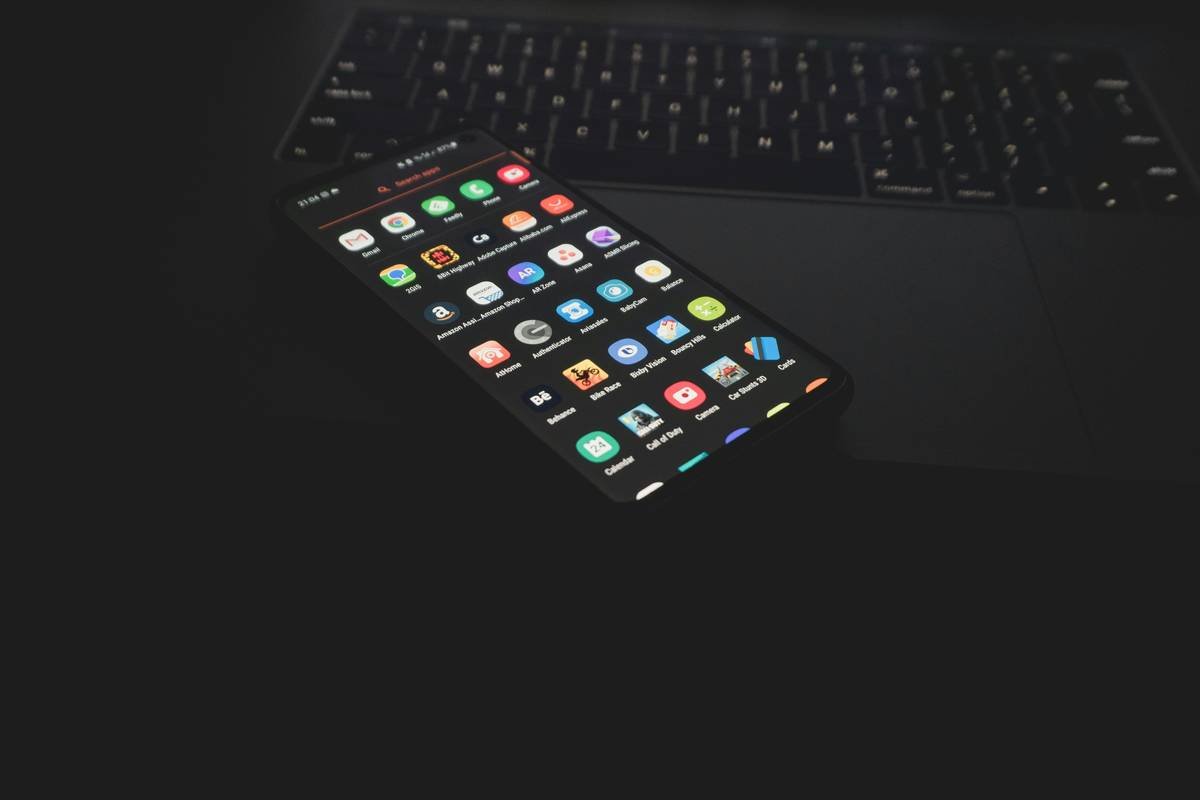 Why Your Phone Is Secretly Stressing You Out—And How a Digital Wellness Tracker Can Fix It