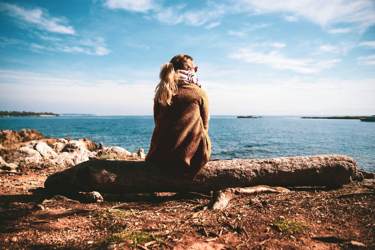 How Present Awareness Reduces Anxiety: The Science-Backed Path to Calm